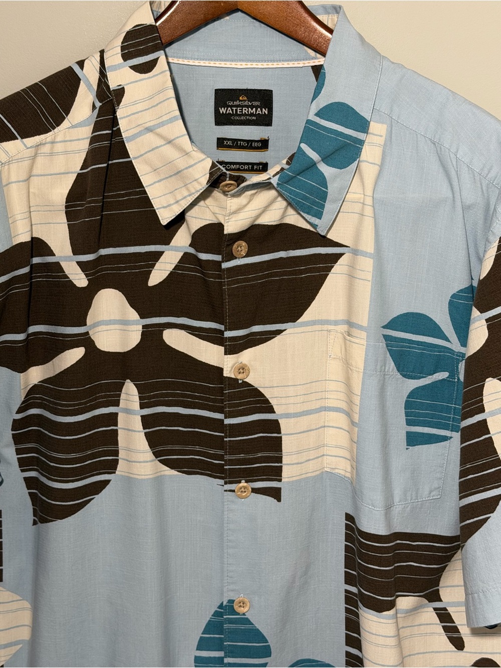 Waterman by Quicksilver Men’s Light Blue Floral Island-Inspired Button-Up Shirt